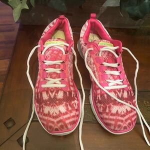 Skechers Women's Pink Patterned Sneakers